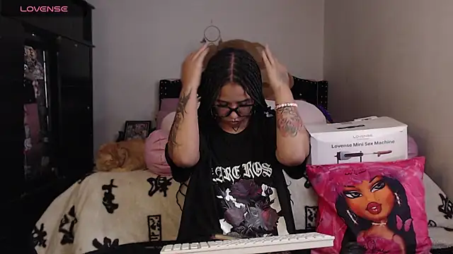 devi_black13_ live