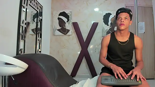 BLACK_AND_WHITET live