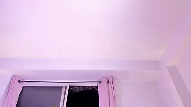 Theevae live