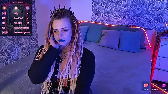 Miss_Maya_Mils live