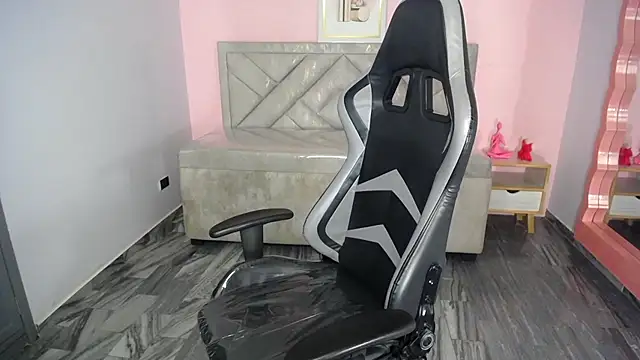LauraKail_ch live