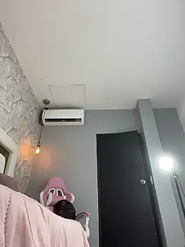 MiaFarkash live