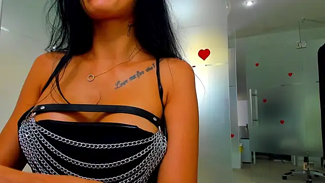 Queenrafaella live