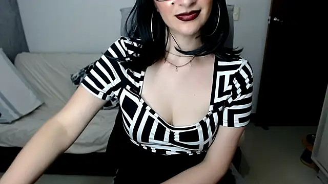 Laura-pervert live