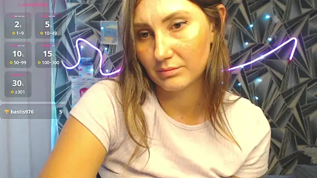 NikkiKisss live