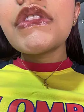 Melanyprada live