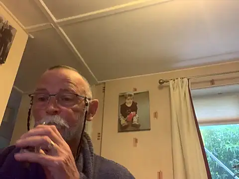 Moonraker64 live