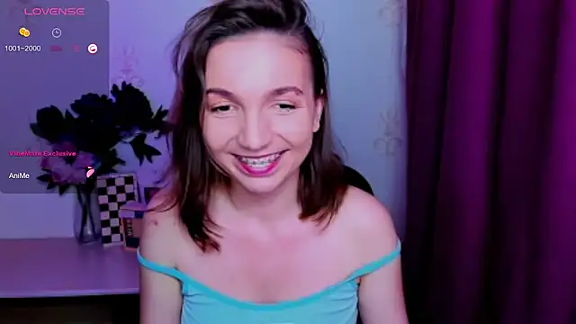 KindHazelHere_ live