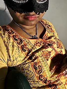 DIRTYSECRET_QUEEN_07 live