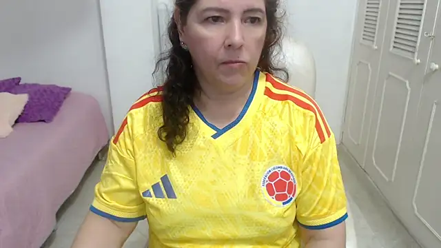 leonela_69 live