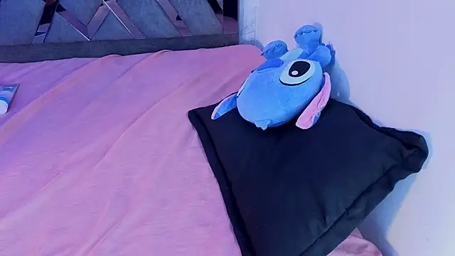 Chel_Rose live