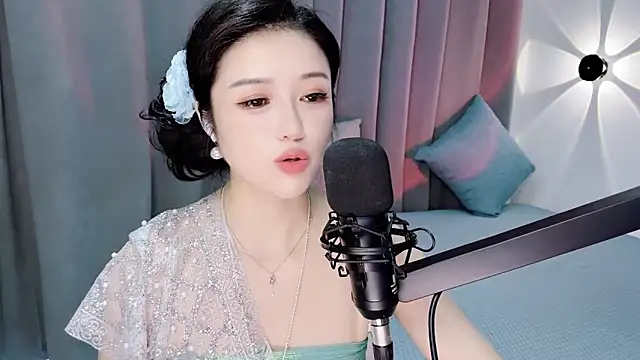Momo-Wow live