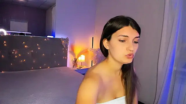 Laura_Leee live