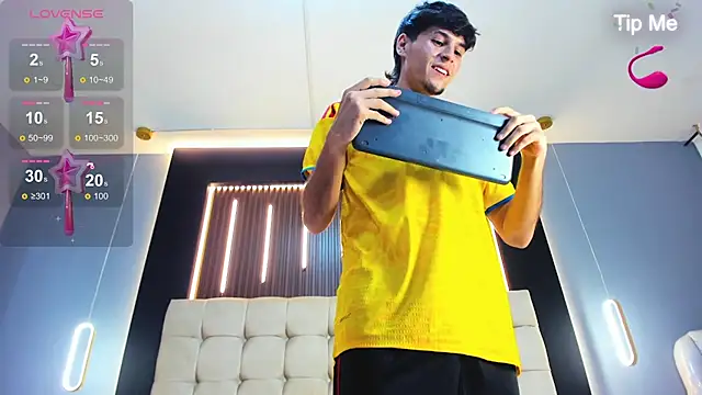 Zack23__ live