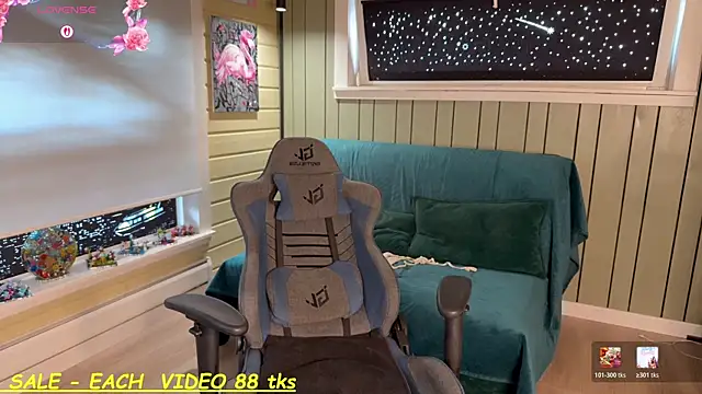 SandyChris live