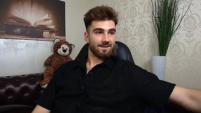 KyloEast live