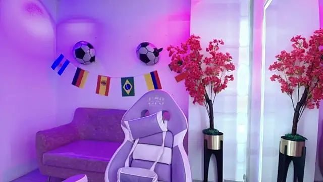 Lucy_mazzy live