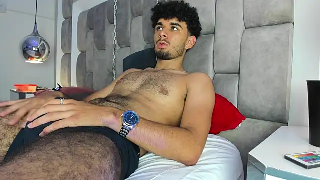 LucasThomson_ live