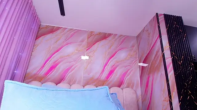 sofi_decker live