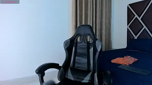Ithan_Hott live