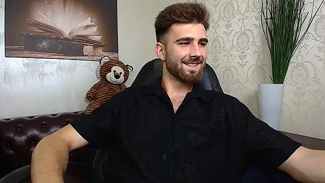 KyloEast live