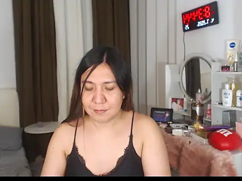 stellahugeX live