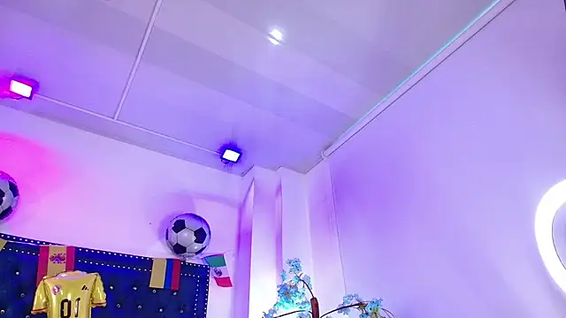 Amelie_adams live