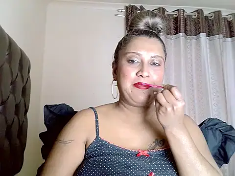 eroticbeauty37 live
