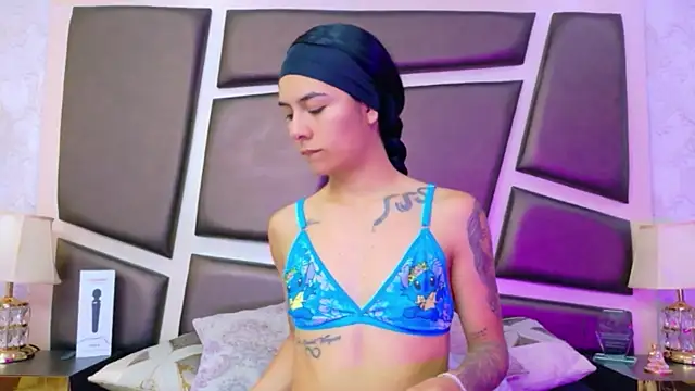 NicoleEsposito live