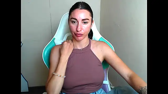 Cammil1a_horn live
