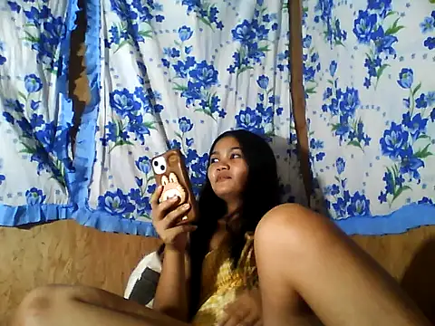 PinaySkinnyJust18 live