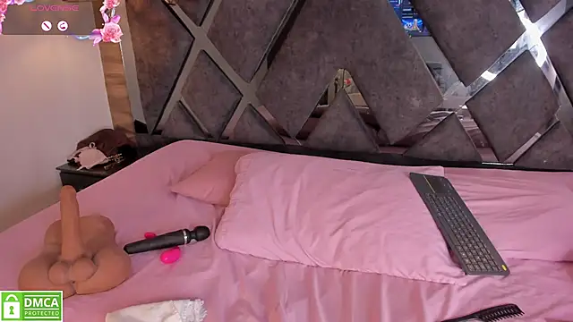 Rose__Evans__ live