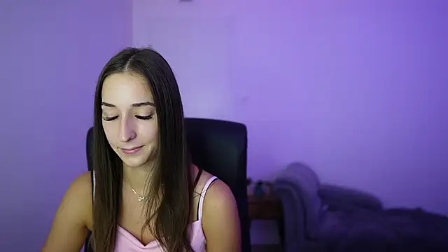 Crystalbrunette18 live