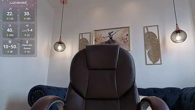 Aida_adams live