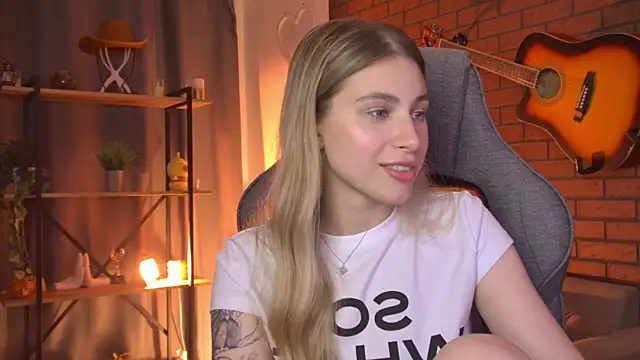 EllieCutes live