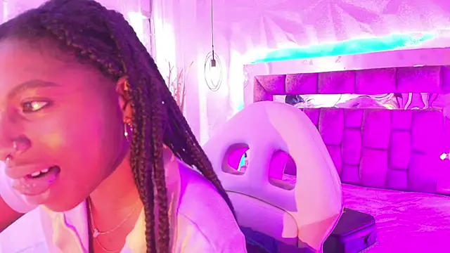 Queen_perla_ live