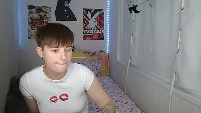 EmyHills live