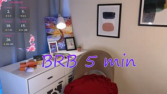 Umia_Bordered live