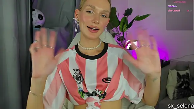 Ice_Strawberry live