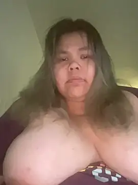 BiggtittiesX live