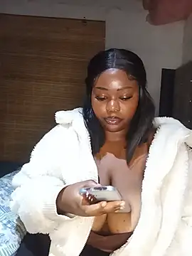 AaliyahBlackXO live