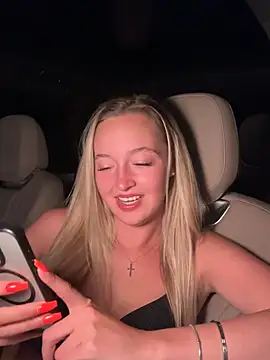 emilypeperoni live
