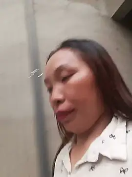 Evelyn-n live