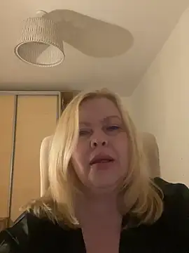 JanieLight53 live