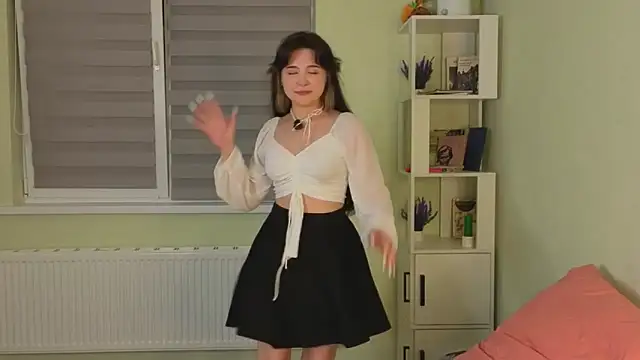 PetiteDora live
