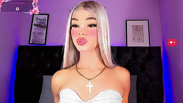 Kornylovee live