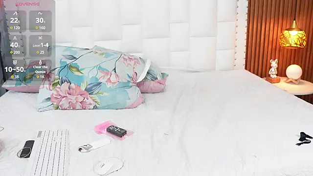 hornybarelylegalgirl live