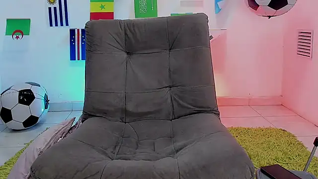 triiangel_latinboy live