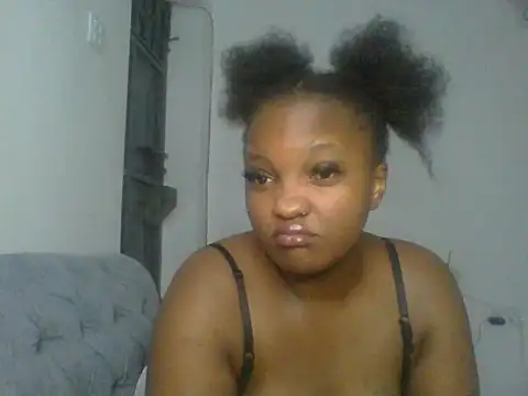 Ebony_butt live