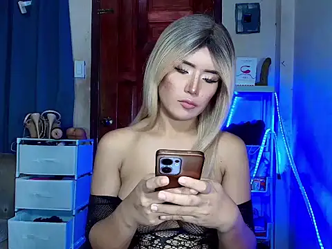 Asian_Isabellaxx live